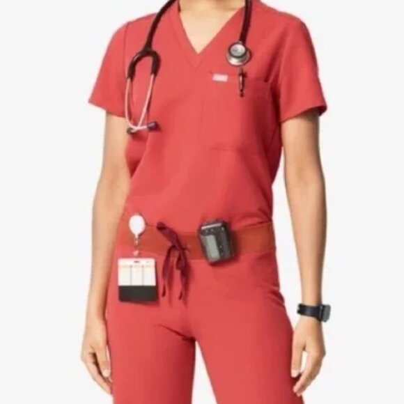 Figs Red (clay) scrub Set - Picture 3 of 3